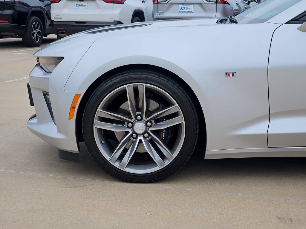 Used 2018 Chevrolet Camaro SS RWD image 12