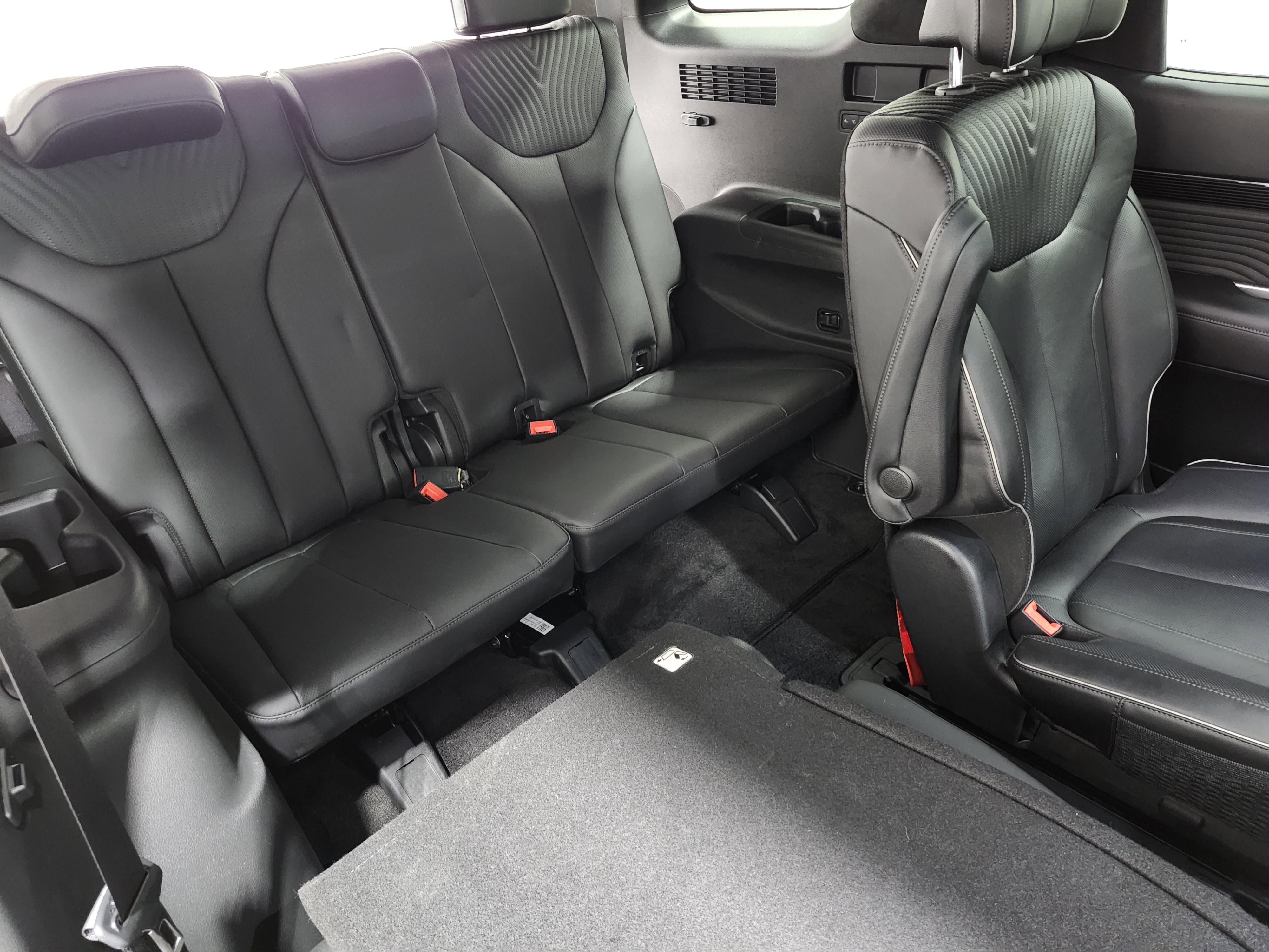 Used 2025 Hyundai Palisade Calligraphy image 24