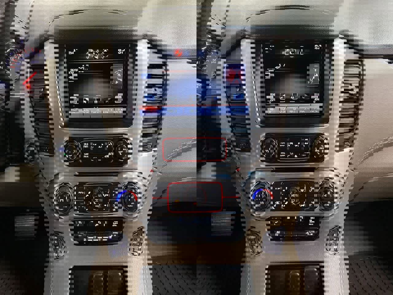 Used 2015 GMC Yukon SLT w/ Open Road Package image 21