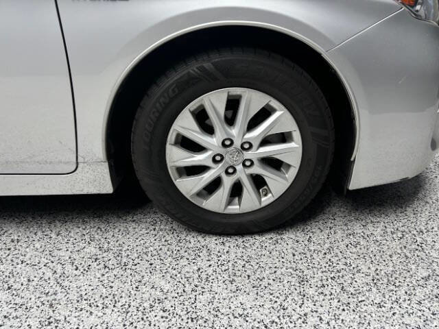 Used 2014 Toyota Prius Prime Plug-In image 7