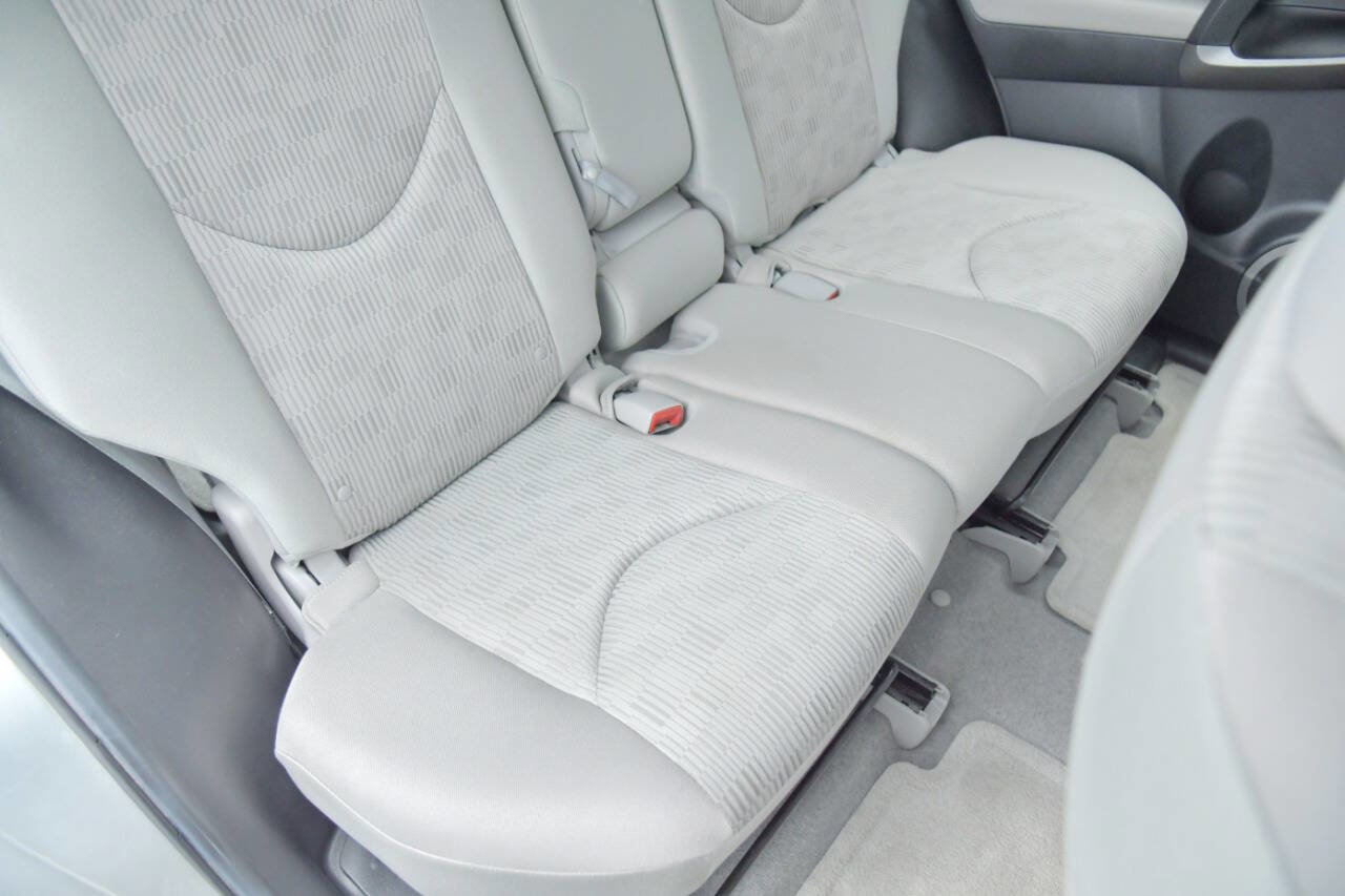 Used 2012 Toyota RAV4 FWD image 39