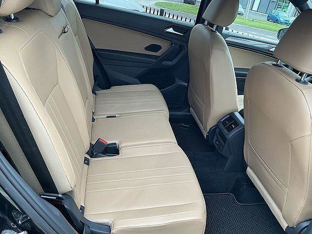 Used 2022 Volkswagen Tiguan SE AWD/4WD image 20