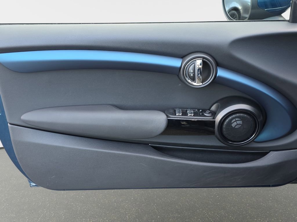 Used 2021 MINI Cooper S w/ Sidewalk Package image 29