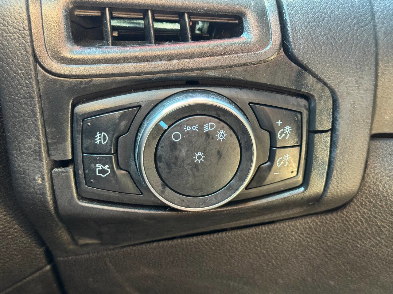 Used 2016 Ford Focus SE w/ Equipment Group 201A image 17
