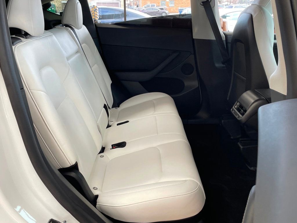 Used 2022 Tesla Model Y Performance image 22