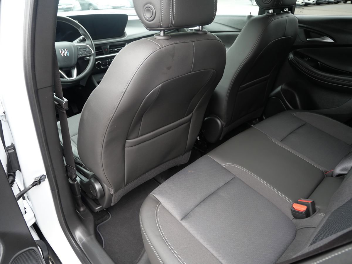 Used 2024 Buick Encore GX Preferred FWD image 23