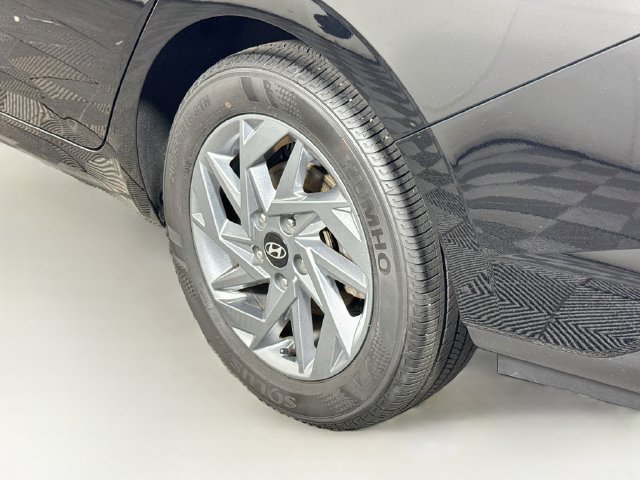 Certified 2025 Hyundai Elantra Hybrid FWD image 37