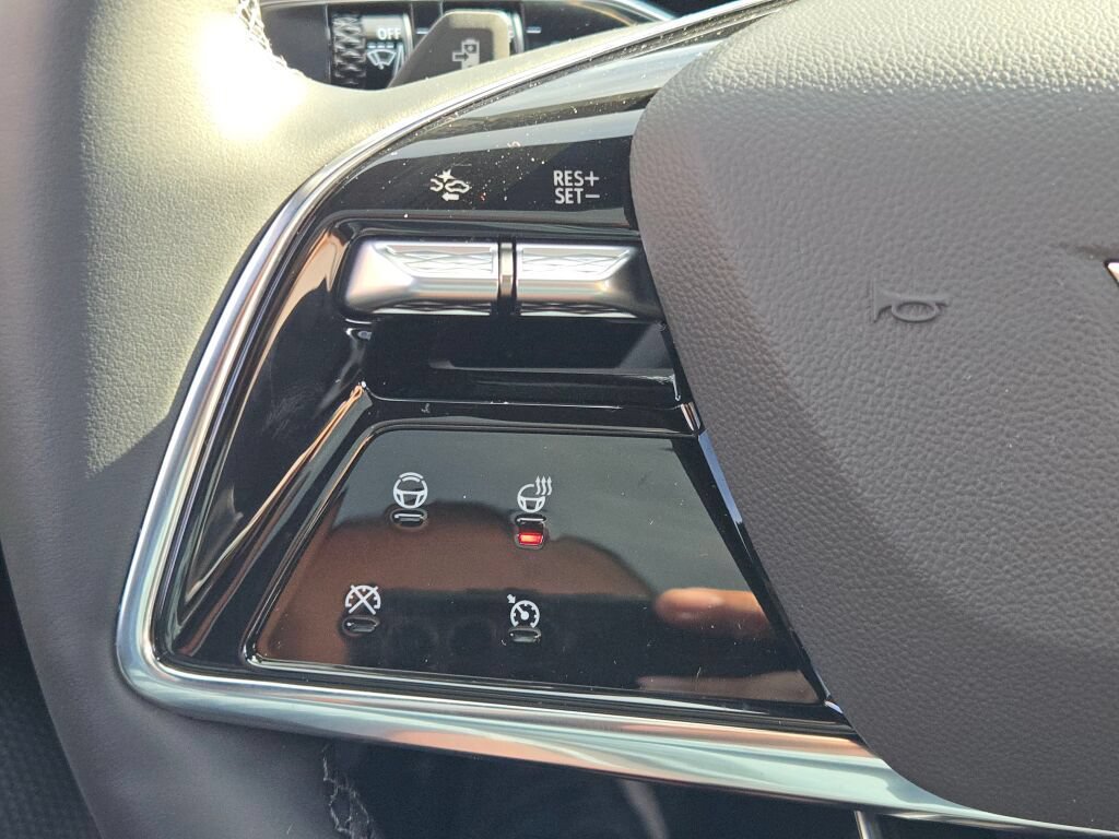 New 2026 Cadillac Lyriq Signature Sport AWD/4WD image 28