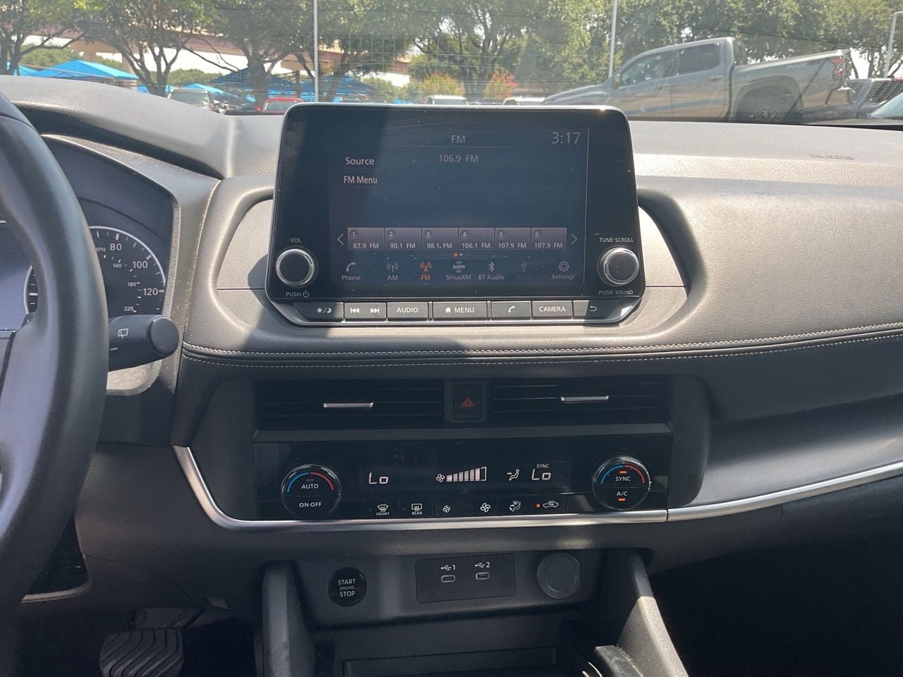 Used 2025 Nissan Rogue SV FWD image 24