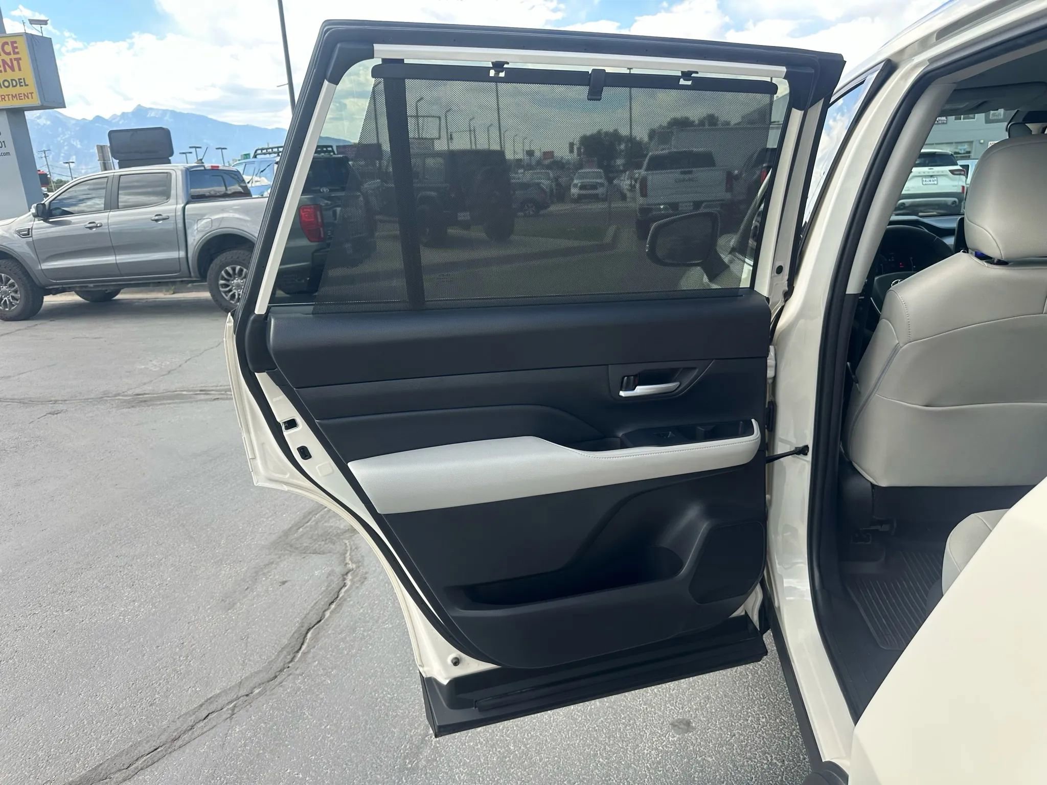 Used 2024 Toyota Grand Highlander AWD image 21