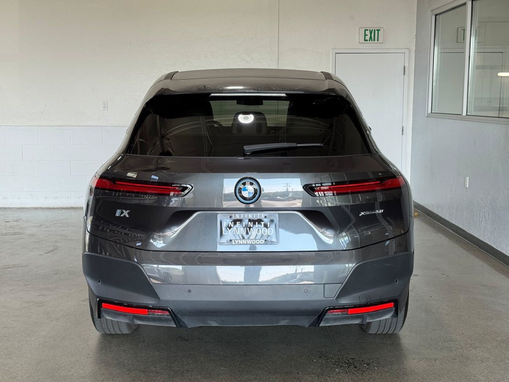 Used 2024 BMW iX xDrive50 AWD/4WD image 5