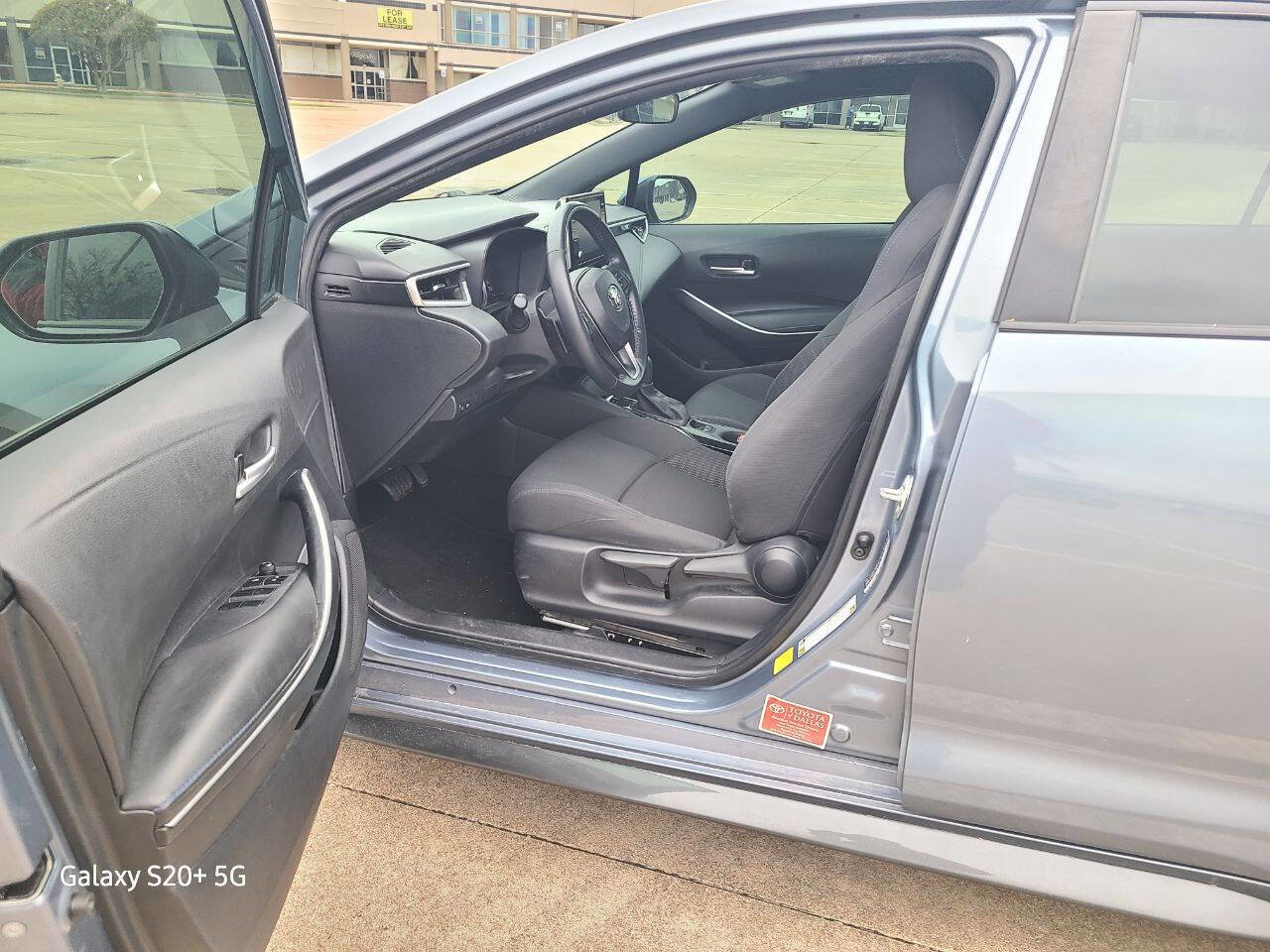 Used 2020 Toyota Corolla SE FWD image 32