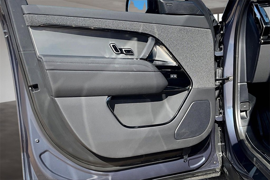 Certified 2025 Land Rover Range Rover Sport SE image 18