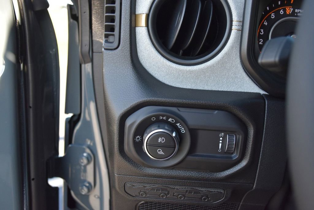 New 2026 Jeep Gladiator Sport AWD/4WD image 28
