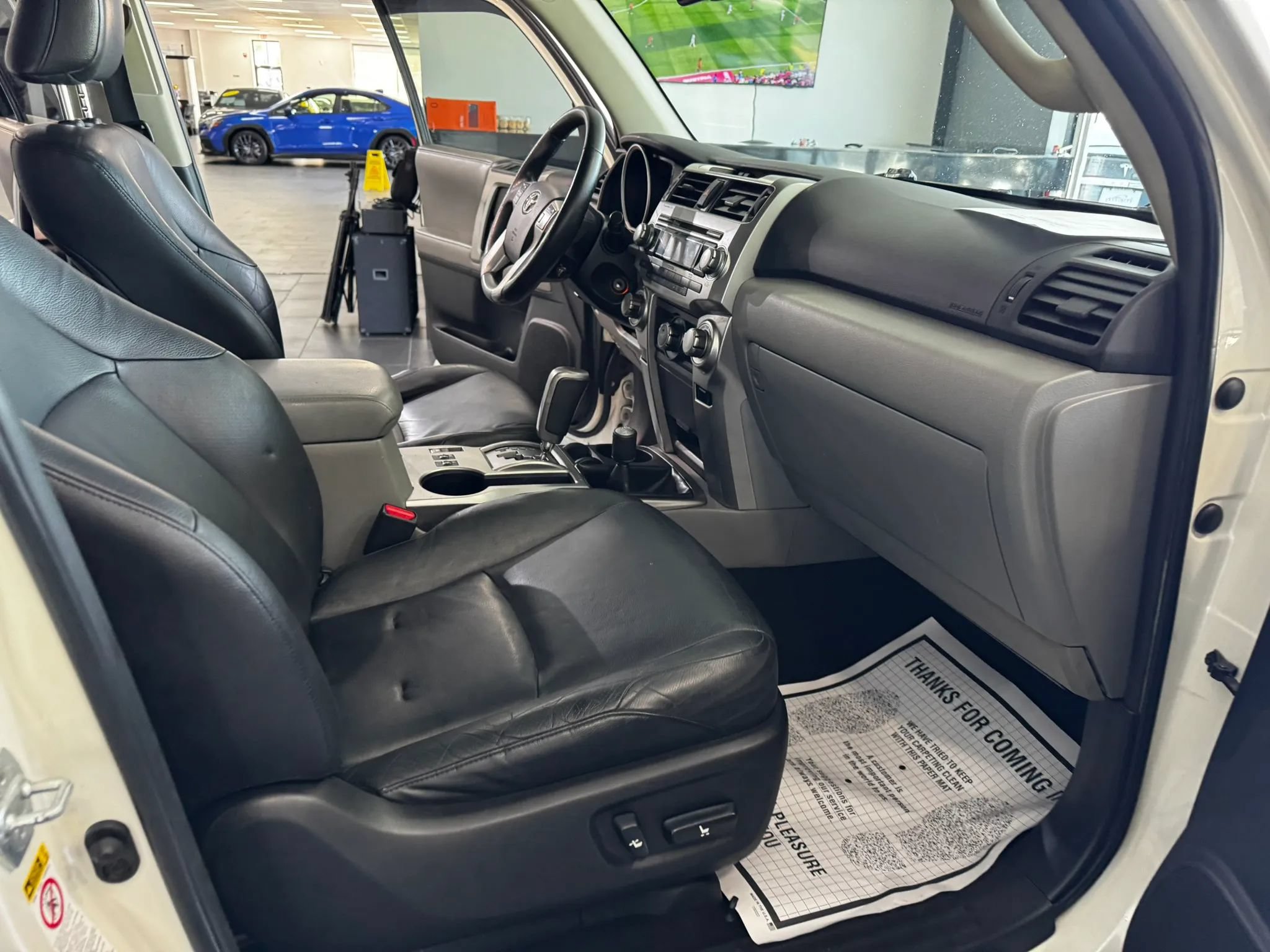 Used 2011 Toyota 4Runner SR5 w/ Premium Pkg w/Leather AWD/4WD image 11