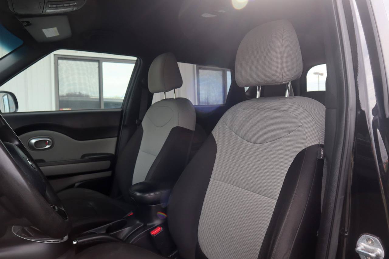 Used 2018 Kia Soul FWD image 49