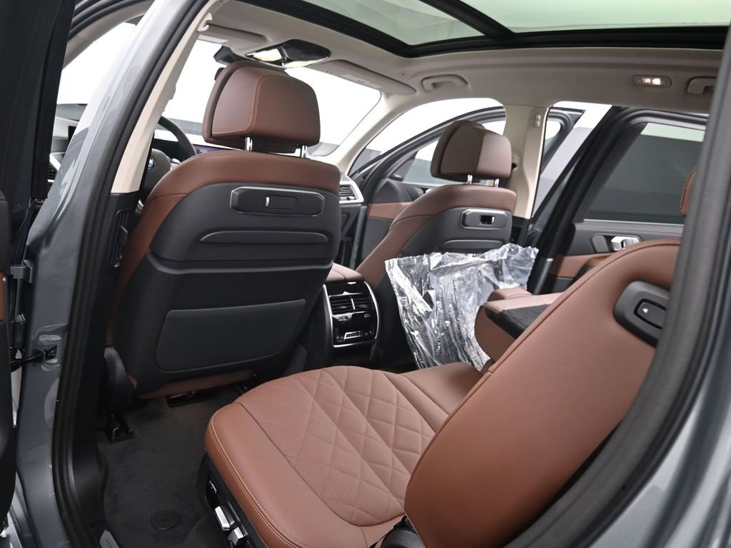 New 2026 BMW X7 xDrive40i image 42