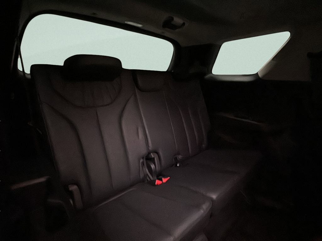 Used 2023 Hyundai Palisade Limited AWD/4WD image 16