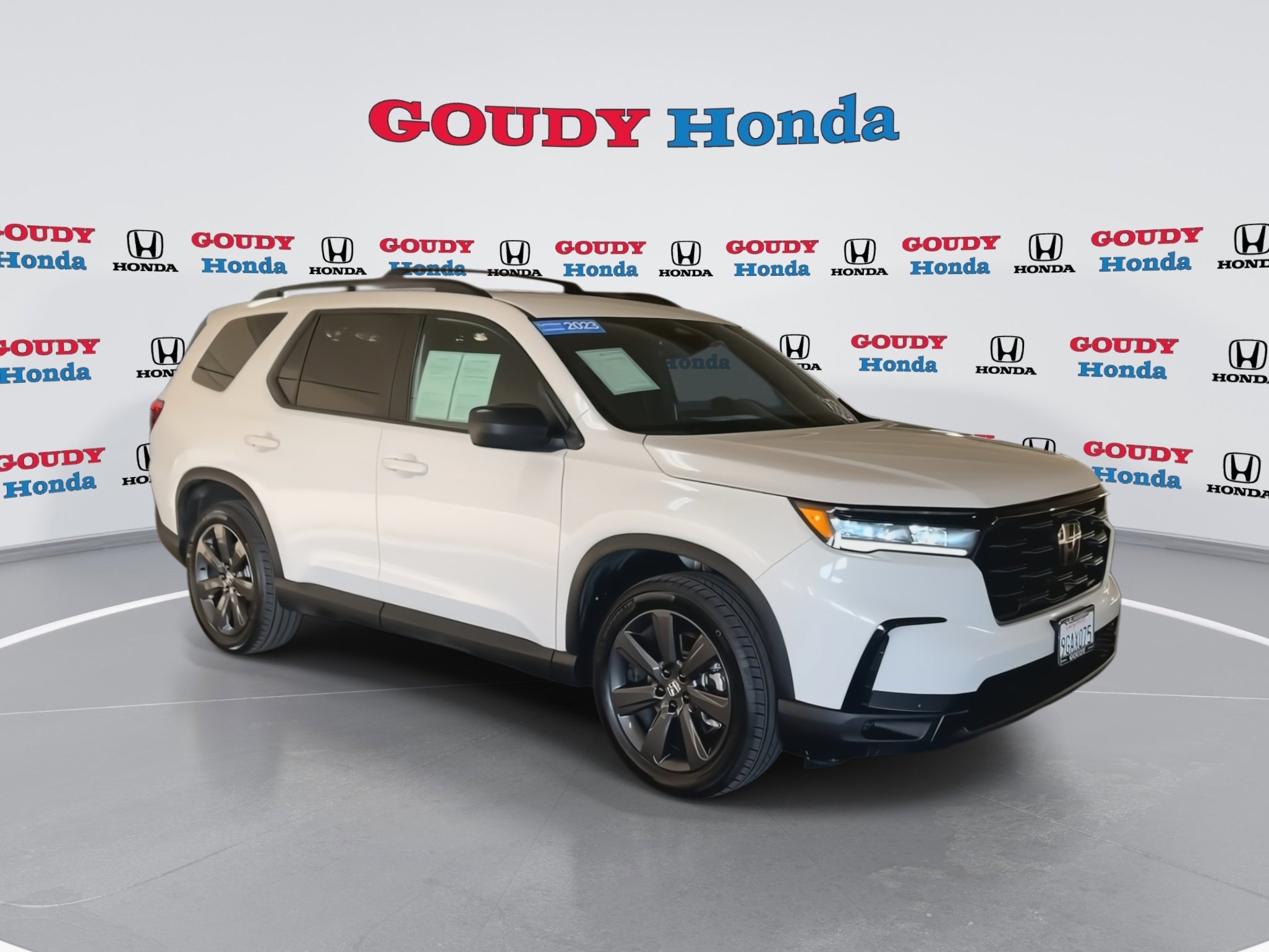 Certified 2023 Honda Pilot Sport image 2