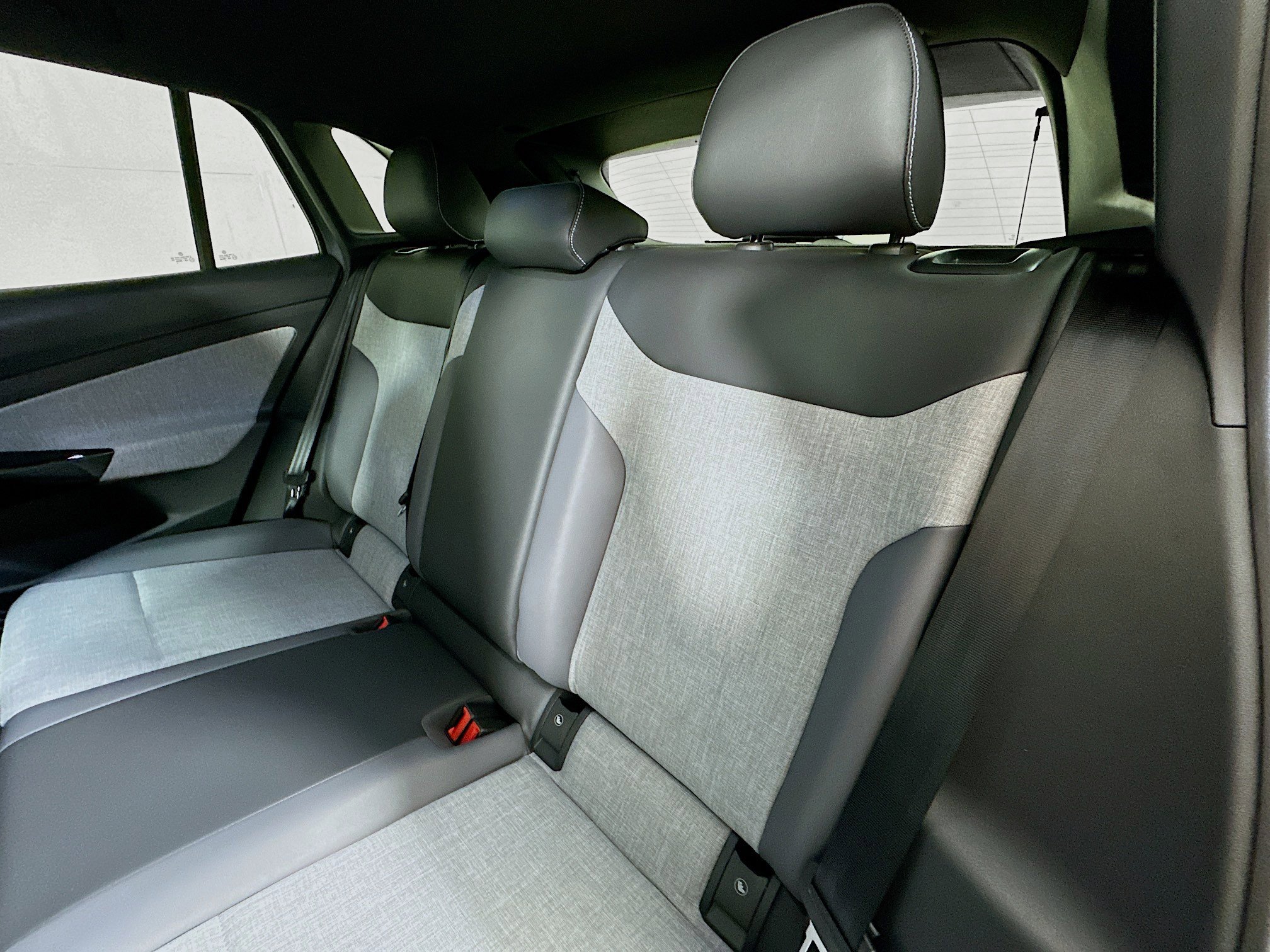 New 2025 Volkswagen ID.4 Pro image 23