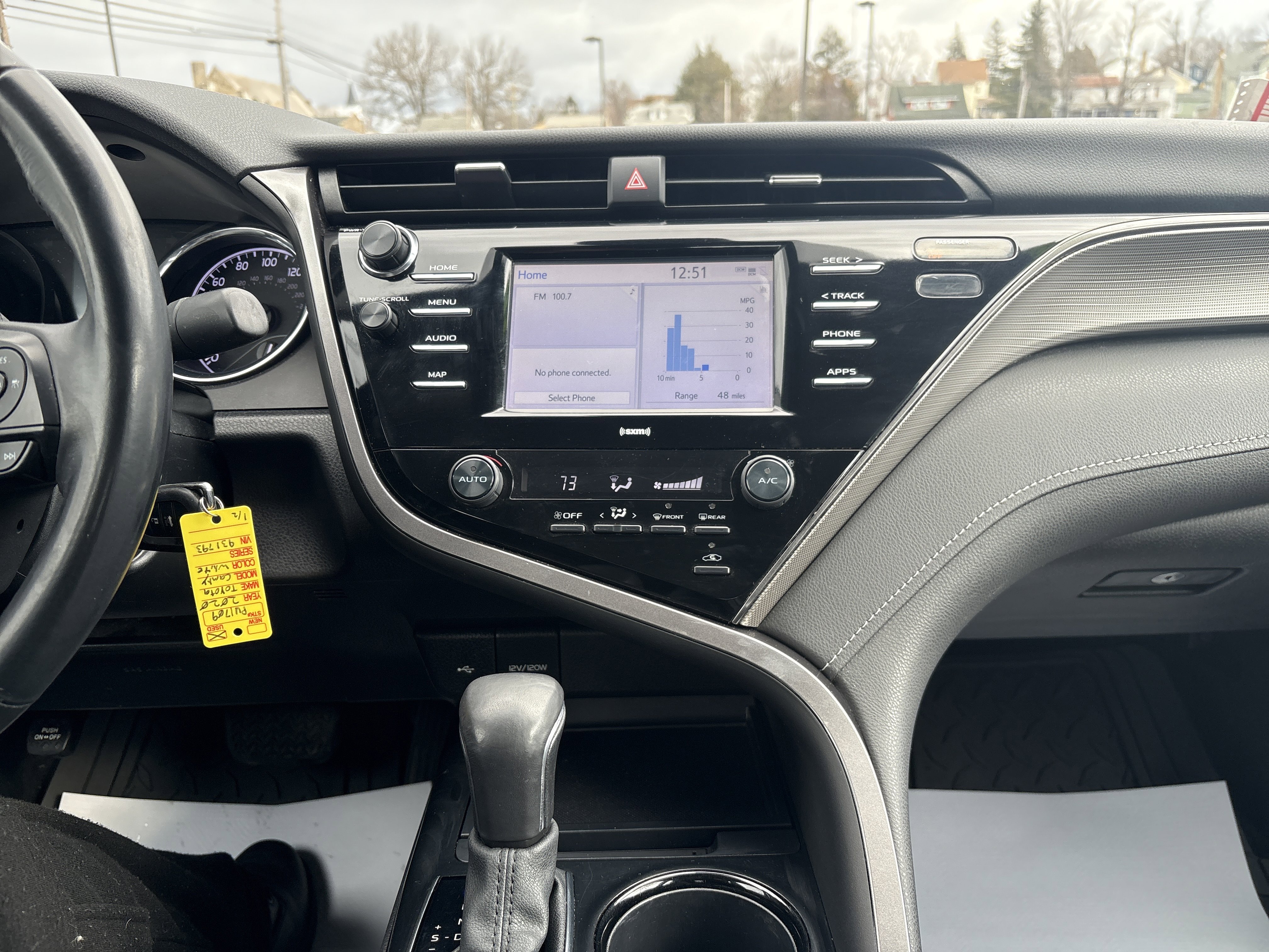 Used 2020 Toyota Camry SE image 25