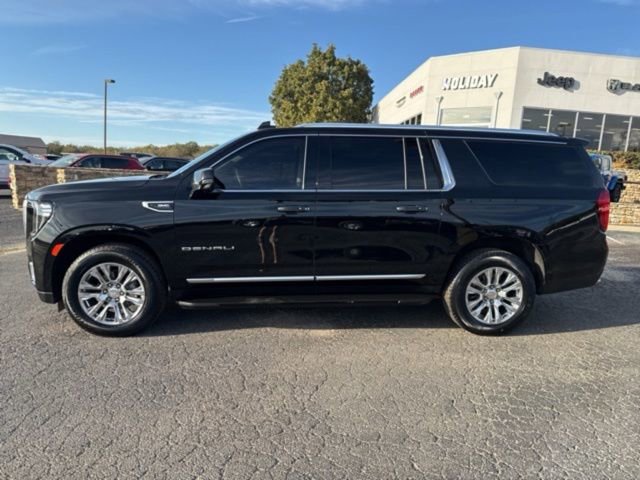Used 2022 GMC Yukon XL Denali AWD/4WD image 14