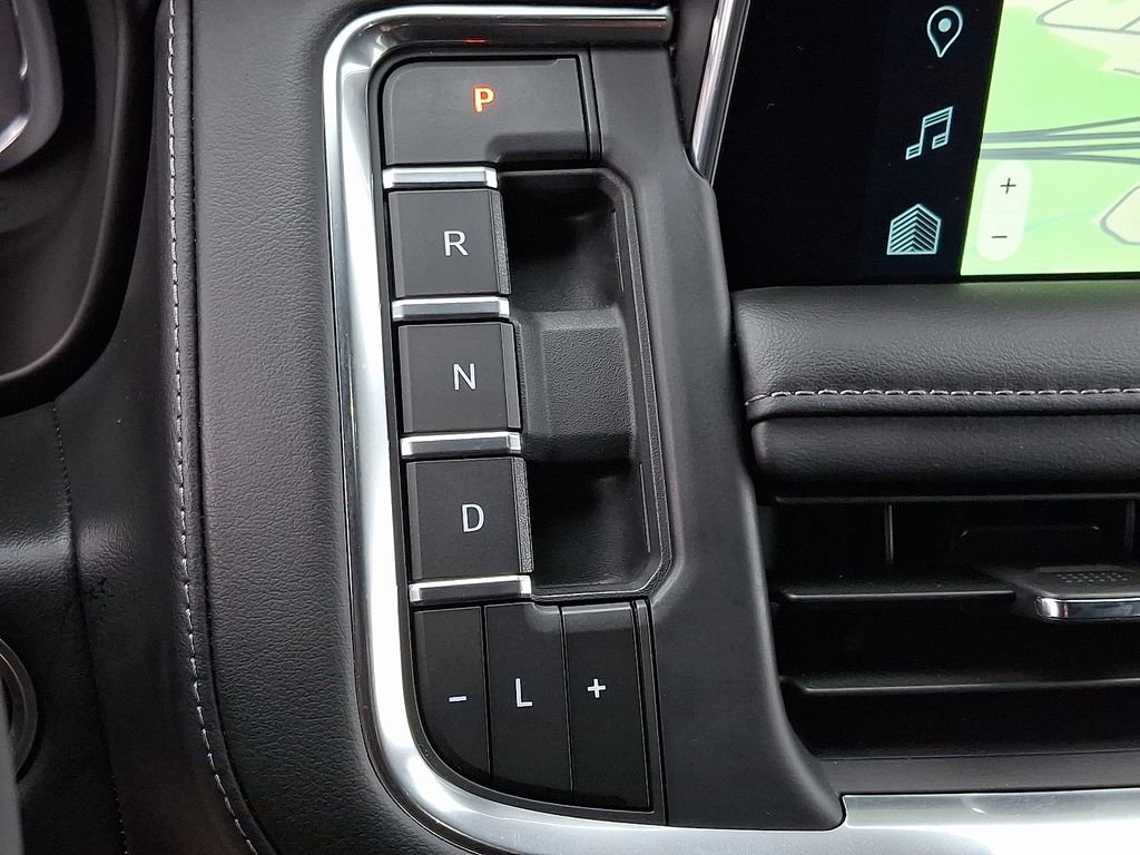 Used 2024 Chevrolet Tahoe Z71 w/ Luxury Package image 16