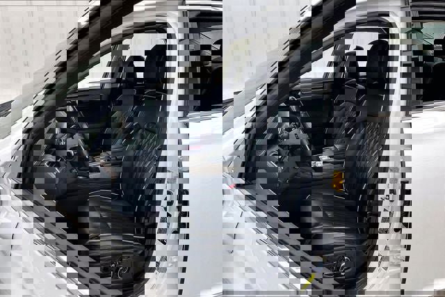 Used 2021 Genesis G90 3.3T Premium image 8