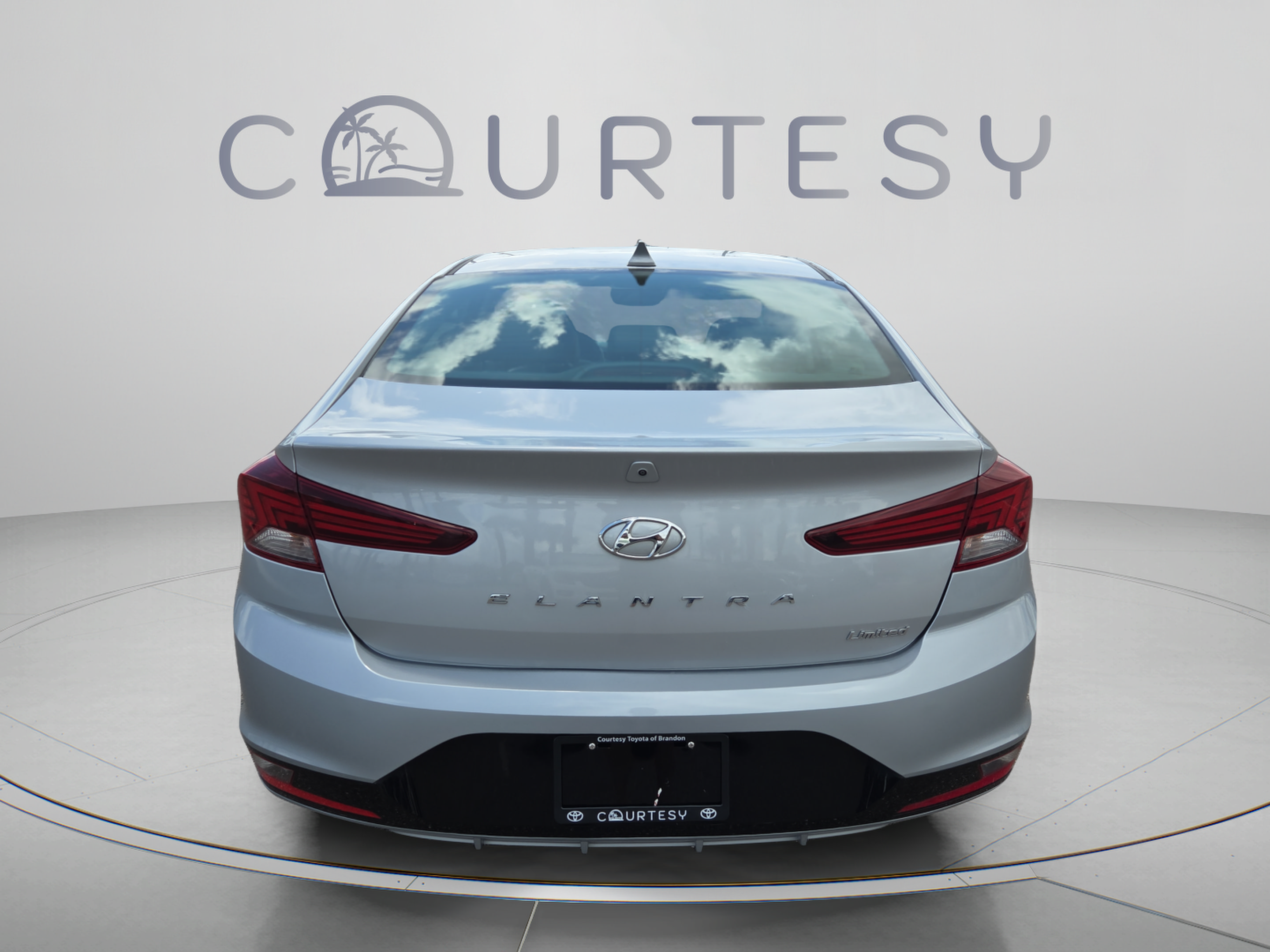 Used 2020 Hyundai Elantra Limited w/ Cargo Package (C1) FWD image 4