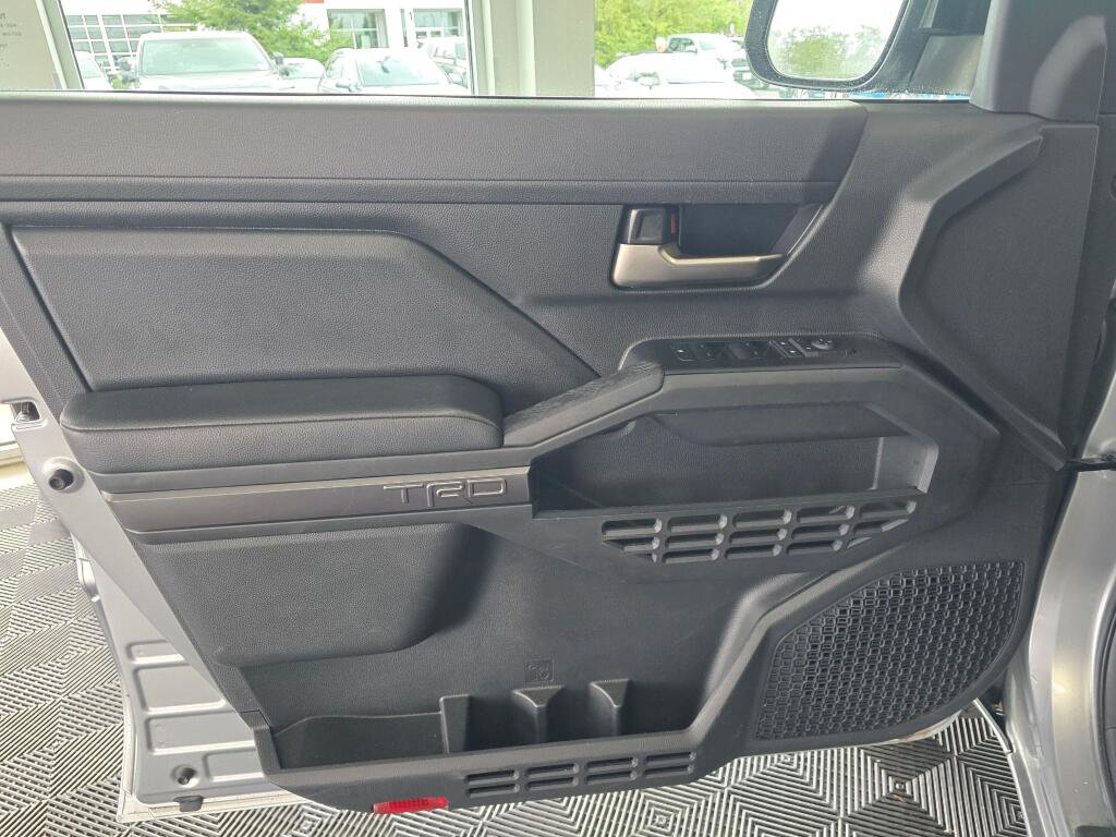 Certified 2024 Toyota Tacoma TRD Off-Road AWD/4WD image 18