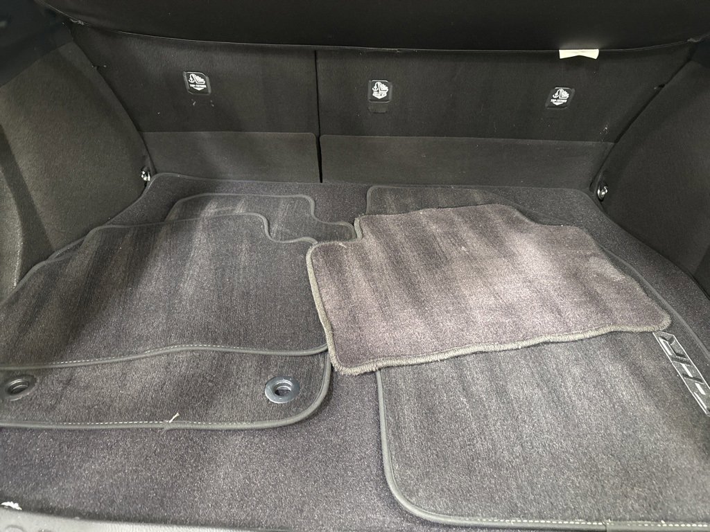 Used 2022 Toyota C-HR XLE image 15