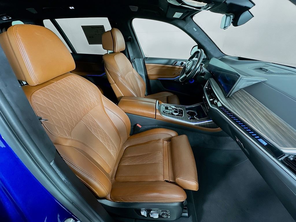 Used 2024 BMW X7 M60i image 36