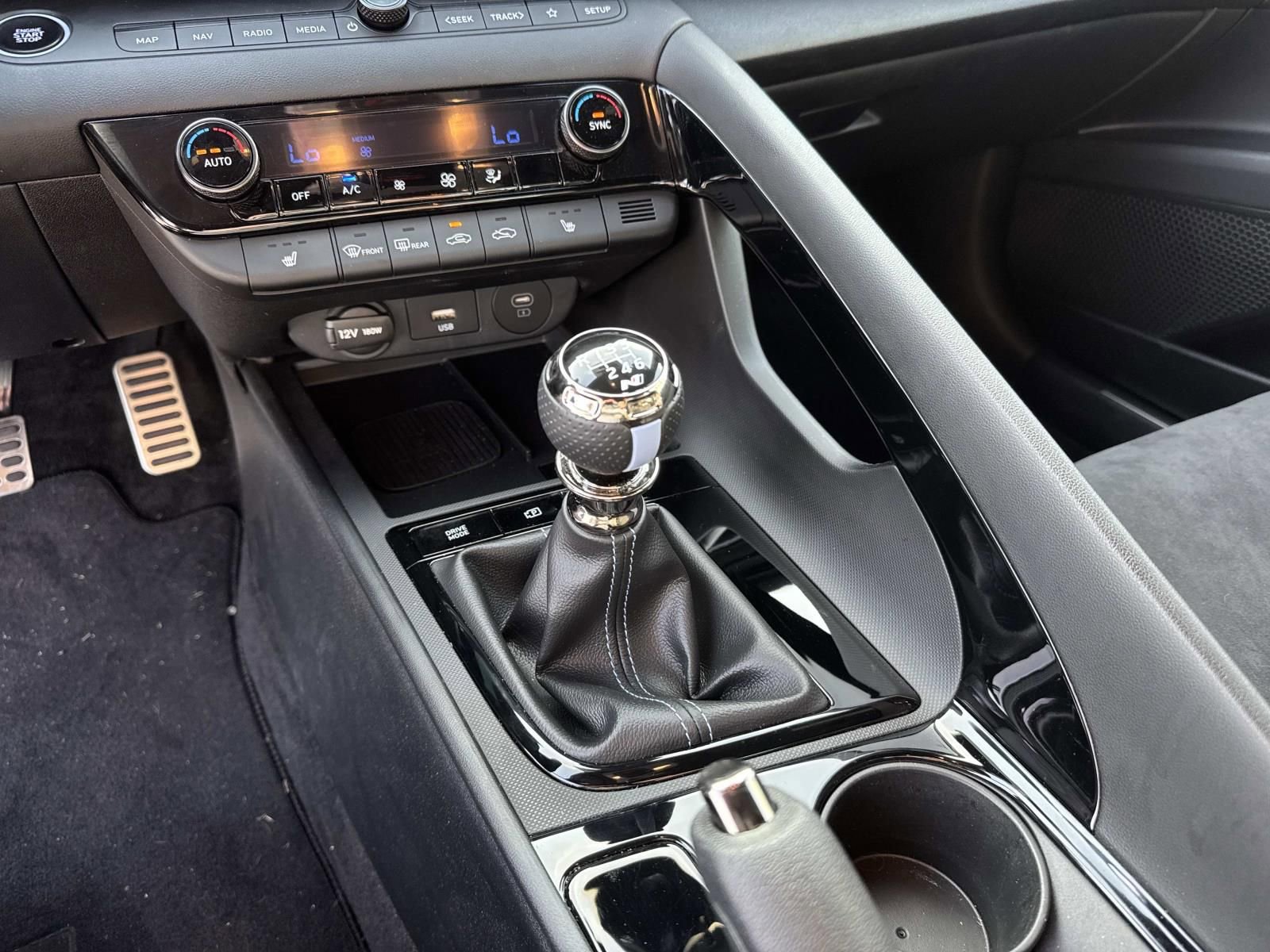 Used 2025 Hyundai Elantra N Base image 23