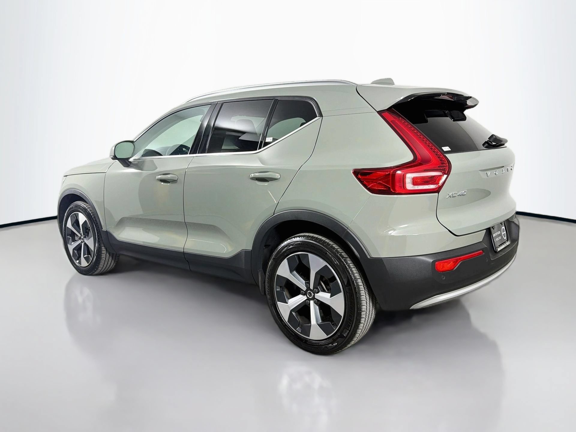 Certified 2024 Volvo XC40 B5 Core w/ Protection Package Premier AWD/4WD image 8