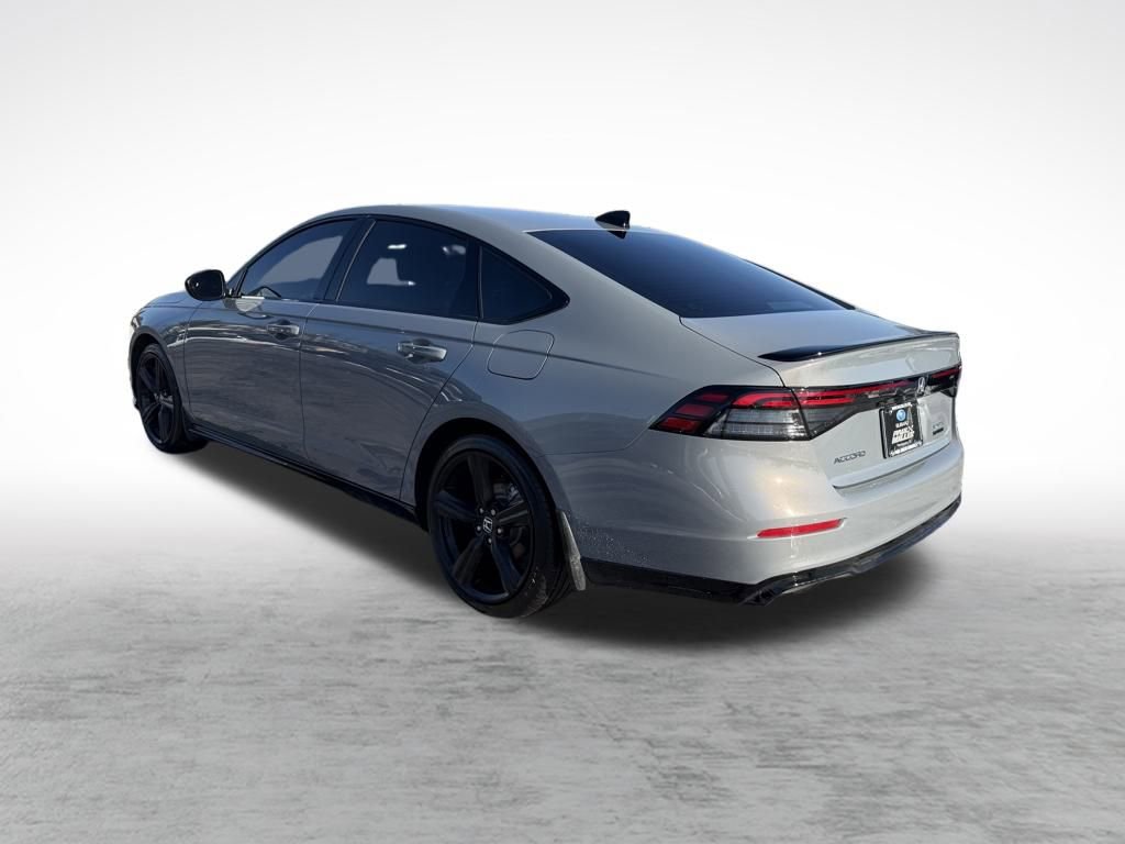 Used 2025 Honda Accord Sport image 5