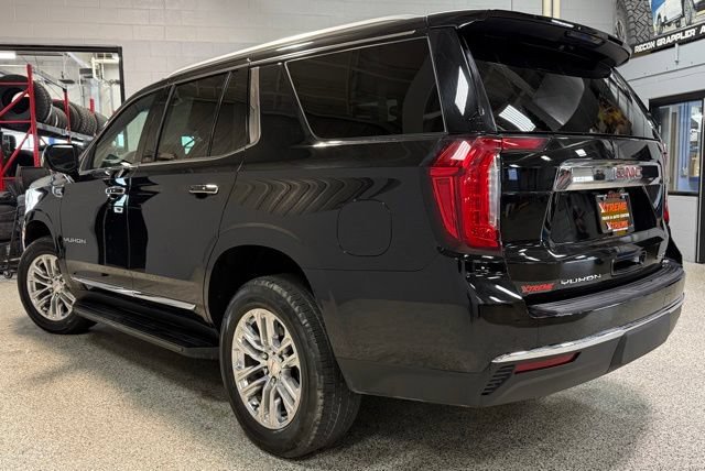 Used 2023 GMC Yukon SLT w/ SLT Premium Package AWD/4WD image 4