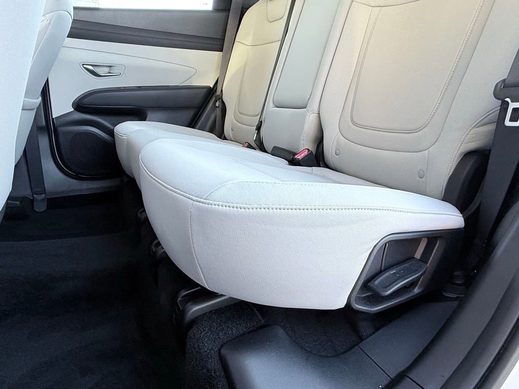 Used 2025 Hyundai Tucson SE image 29