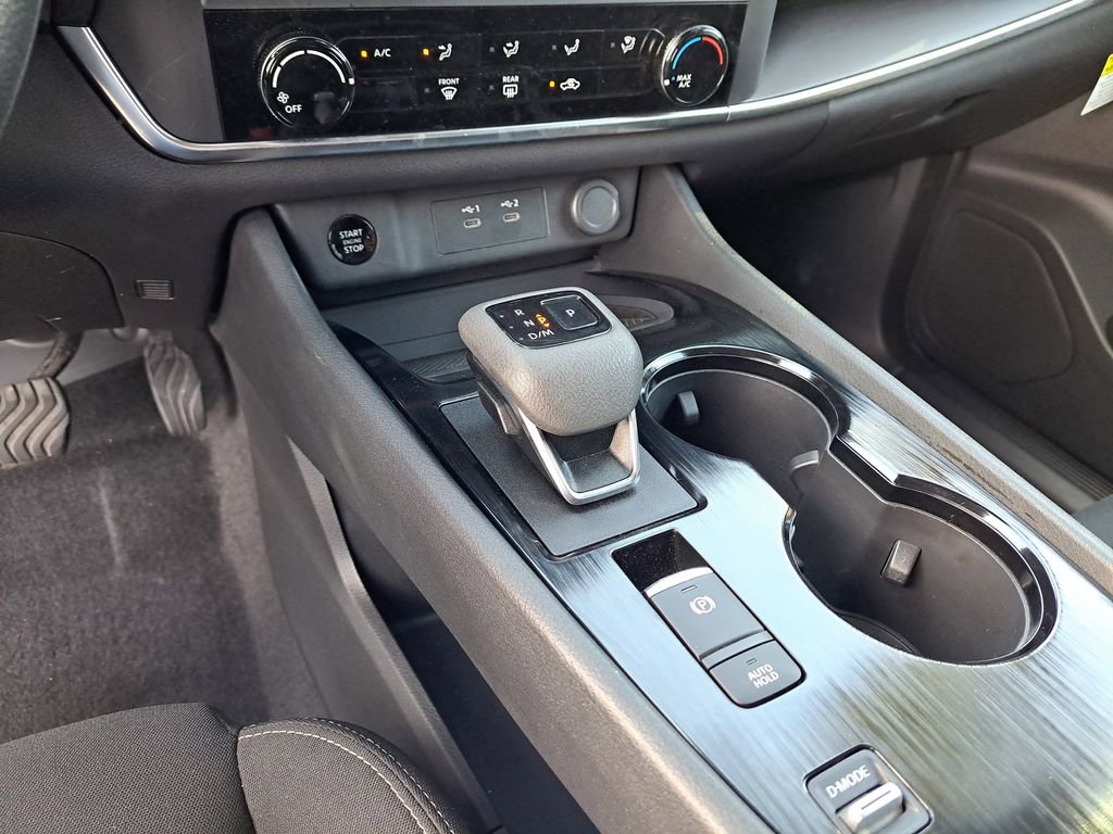 Used 2025 Nissan Rogue S image 22