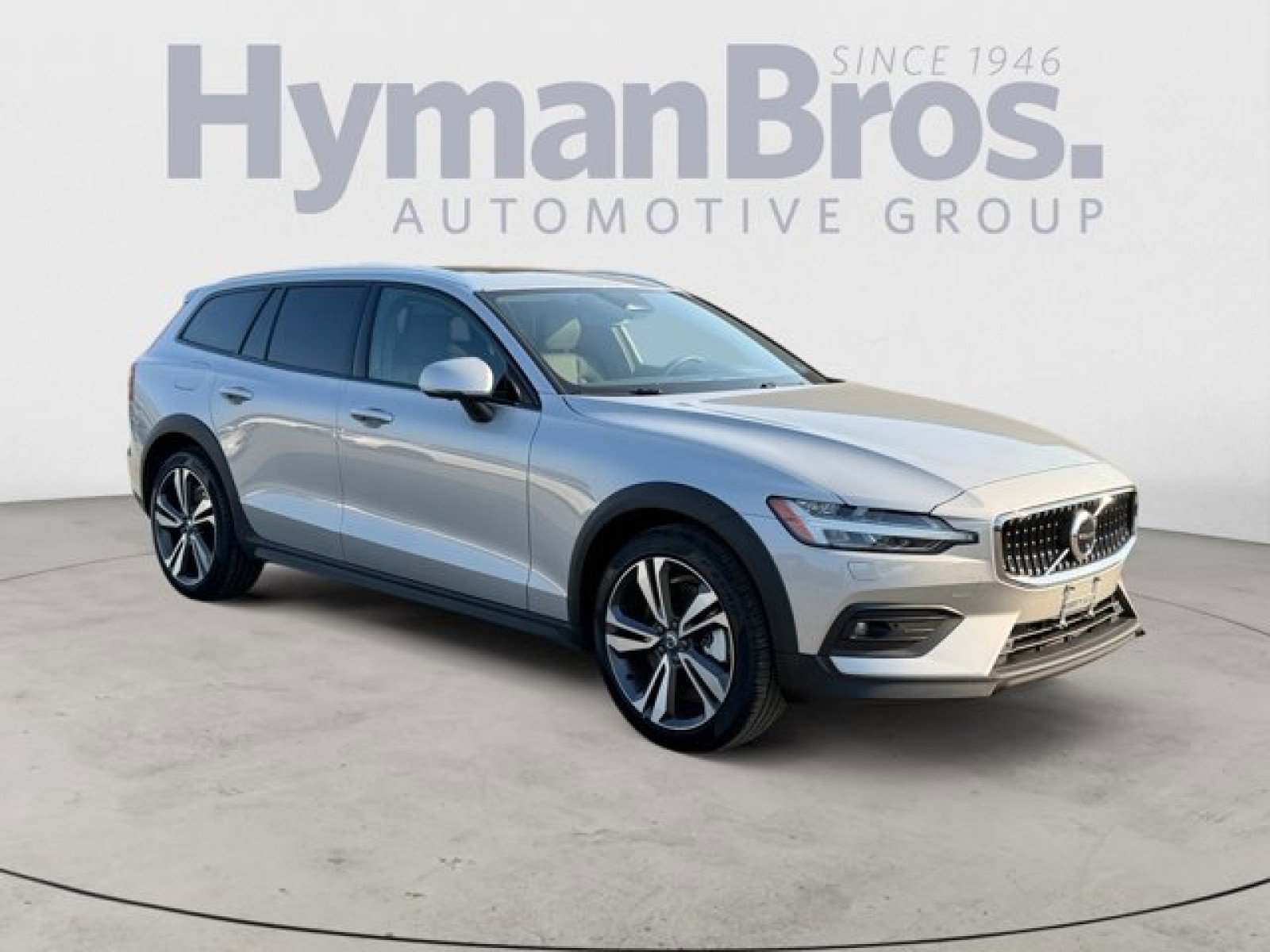 Used 2025 Volvo V60 B5 Cross Country Plus