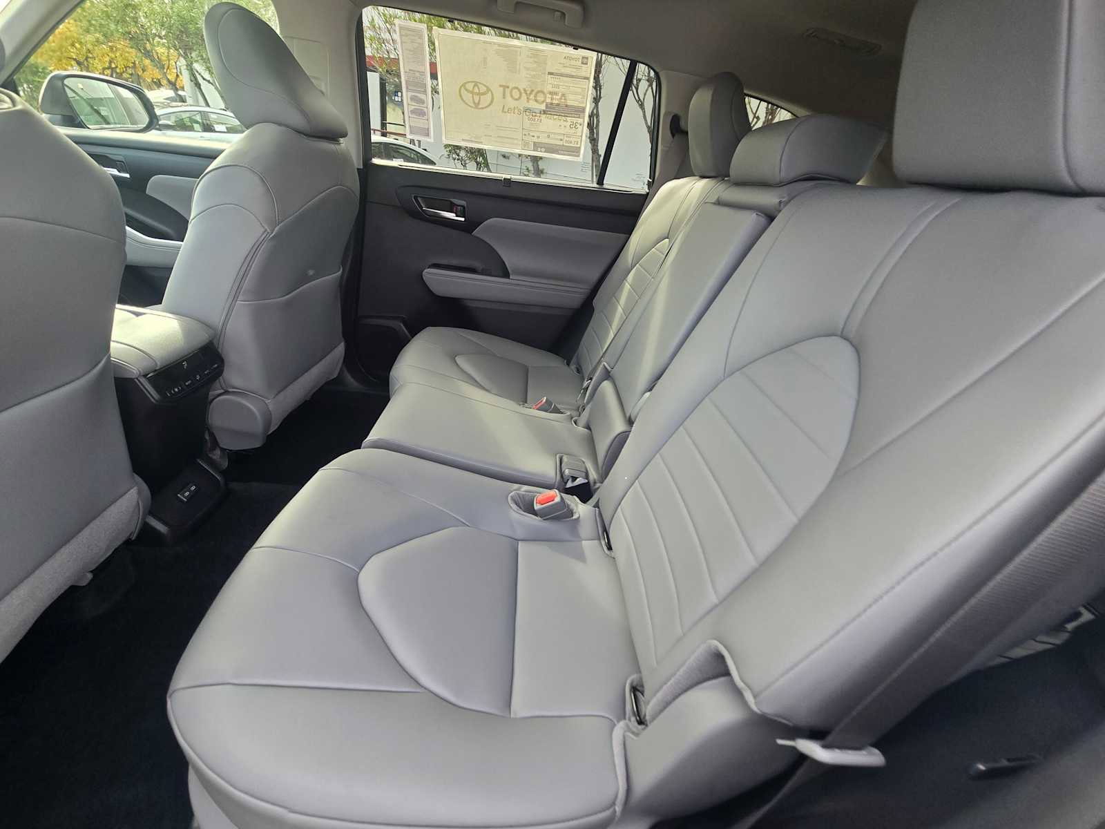 New 2026 Toyota Highlander XLE image 21