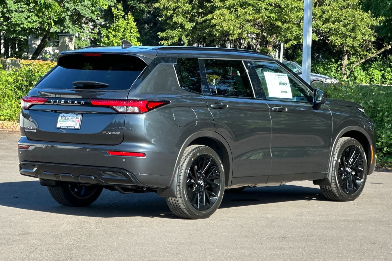 New 2026 Nissan Rogue Platinum AWD/4WD image 2