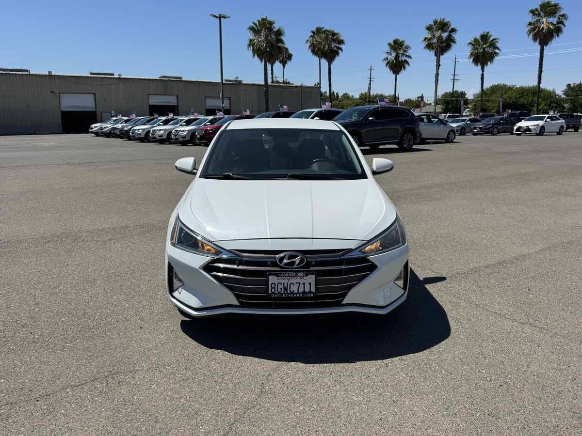 Used 2019 Hyundai Elantra SE w/ Cargo Package FWD image 4