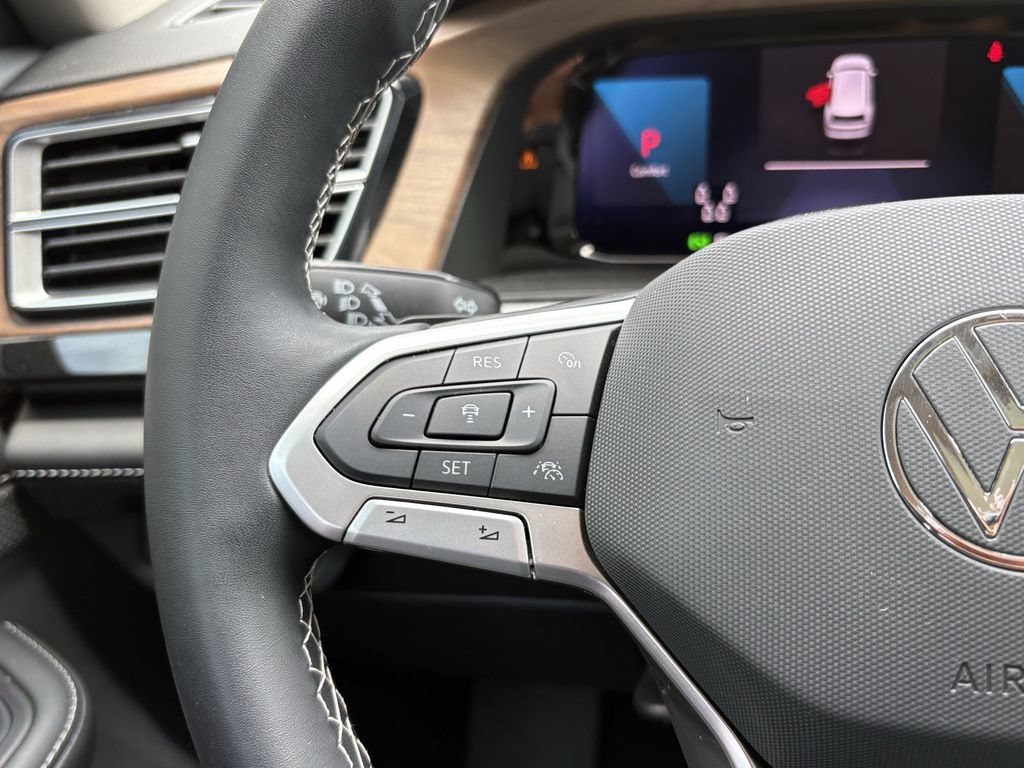 Used 2025 Volkswagen Atlas SE FWD image 16
