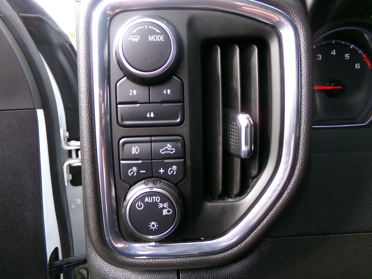 Used 2023 Chevrolet Silverado 2500 LT w/ Convenience Package AWD/4WD image 15