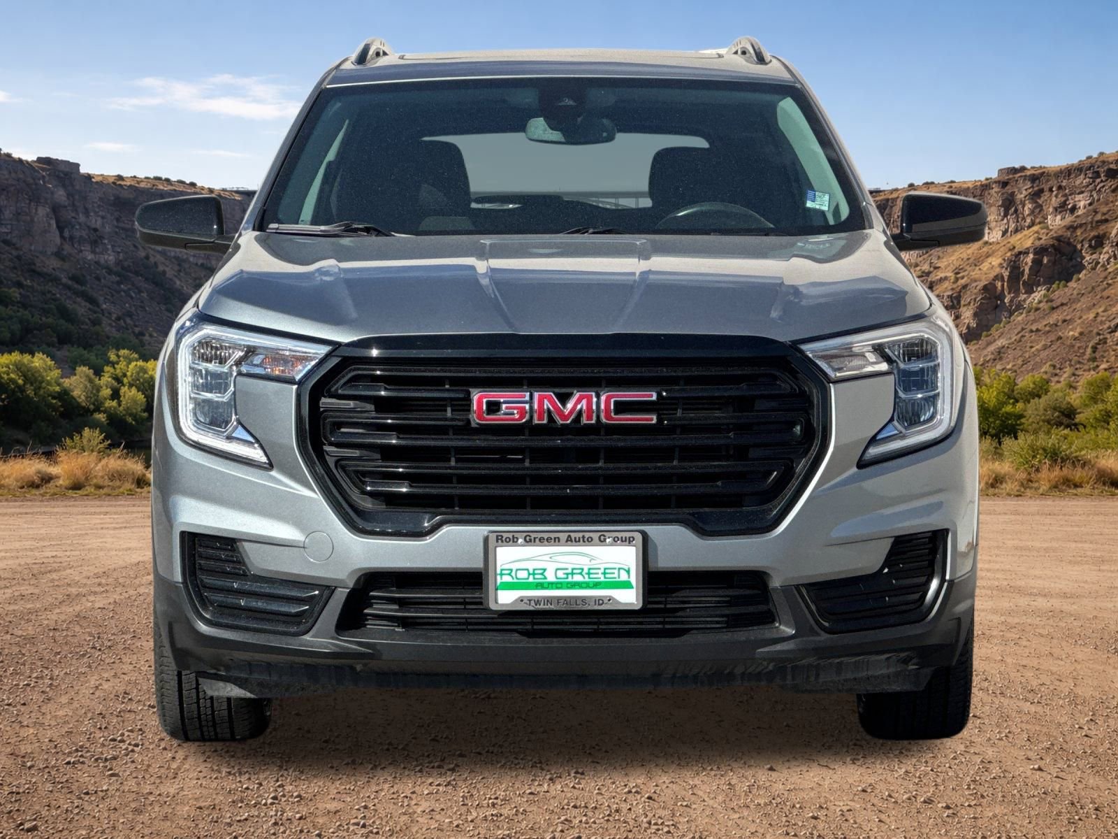 Used 2023 GMC Terrain SLE w/ Driver Convenience Package image 8