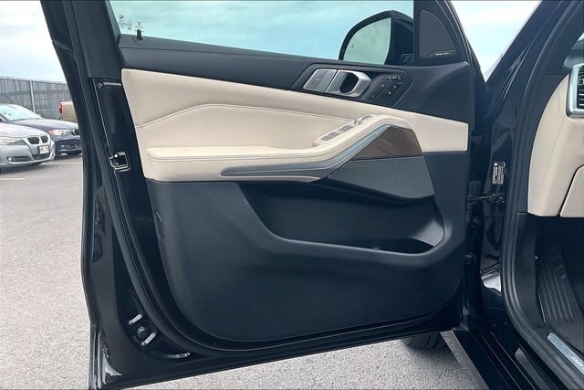 Used 2020 BMW X7 xDrive40i w/ Premium Package AWD/4WD image 18