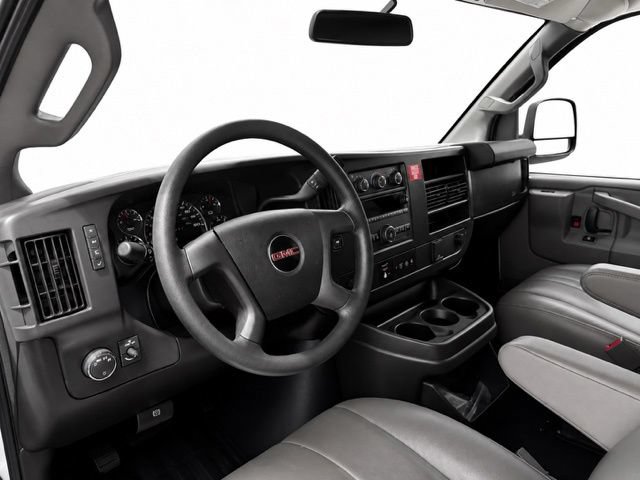 Used 2025 GMC Savana 3500 Extended RWD image 21