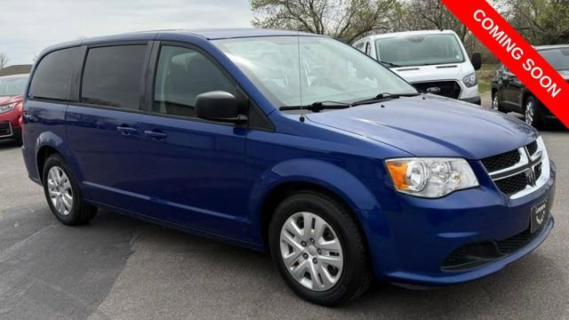 Used 2018 Dodge Grand Caravan SE w/ UConnect Hands-Free Group image 3