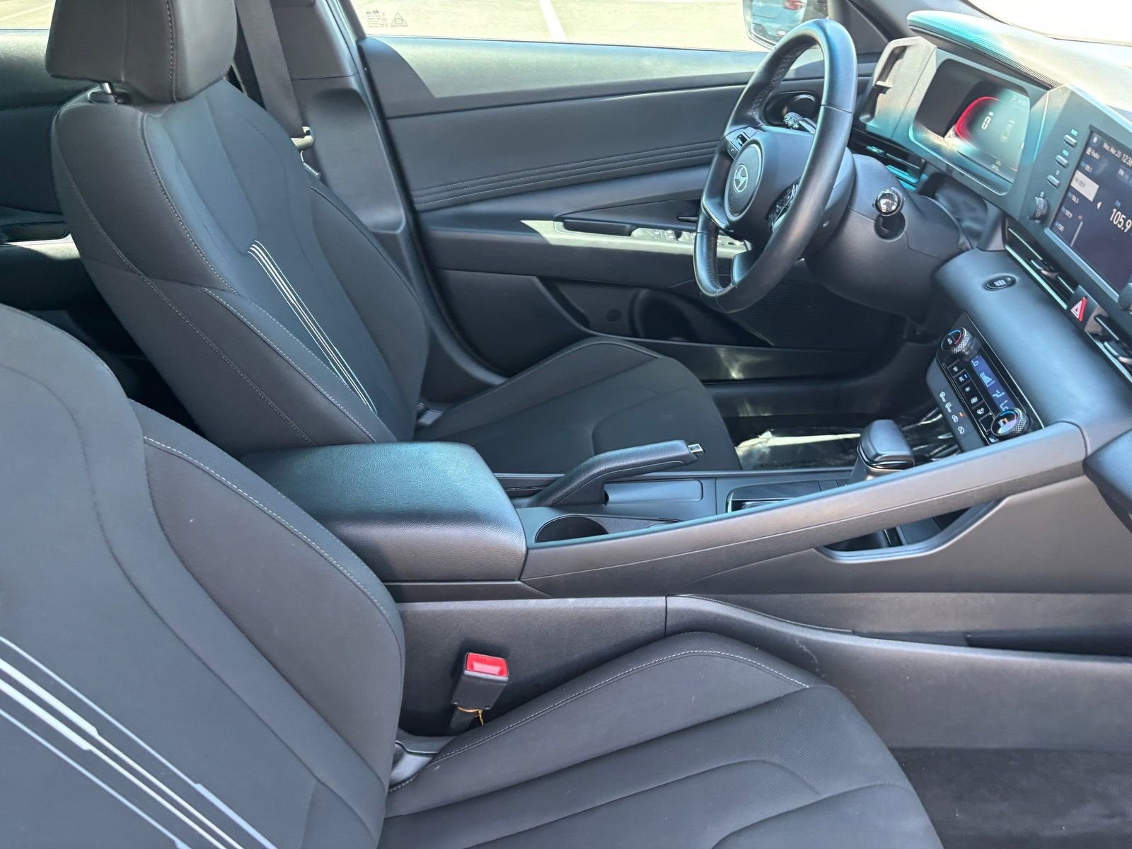 Used 2025 Hyundai Elantra Sport image 14