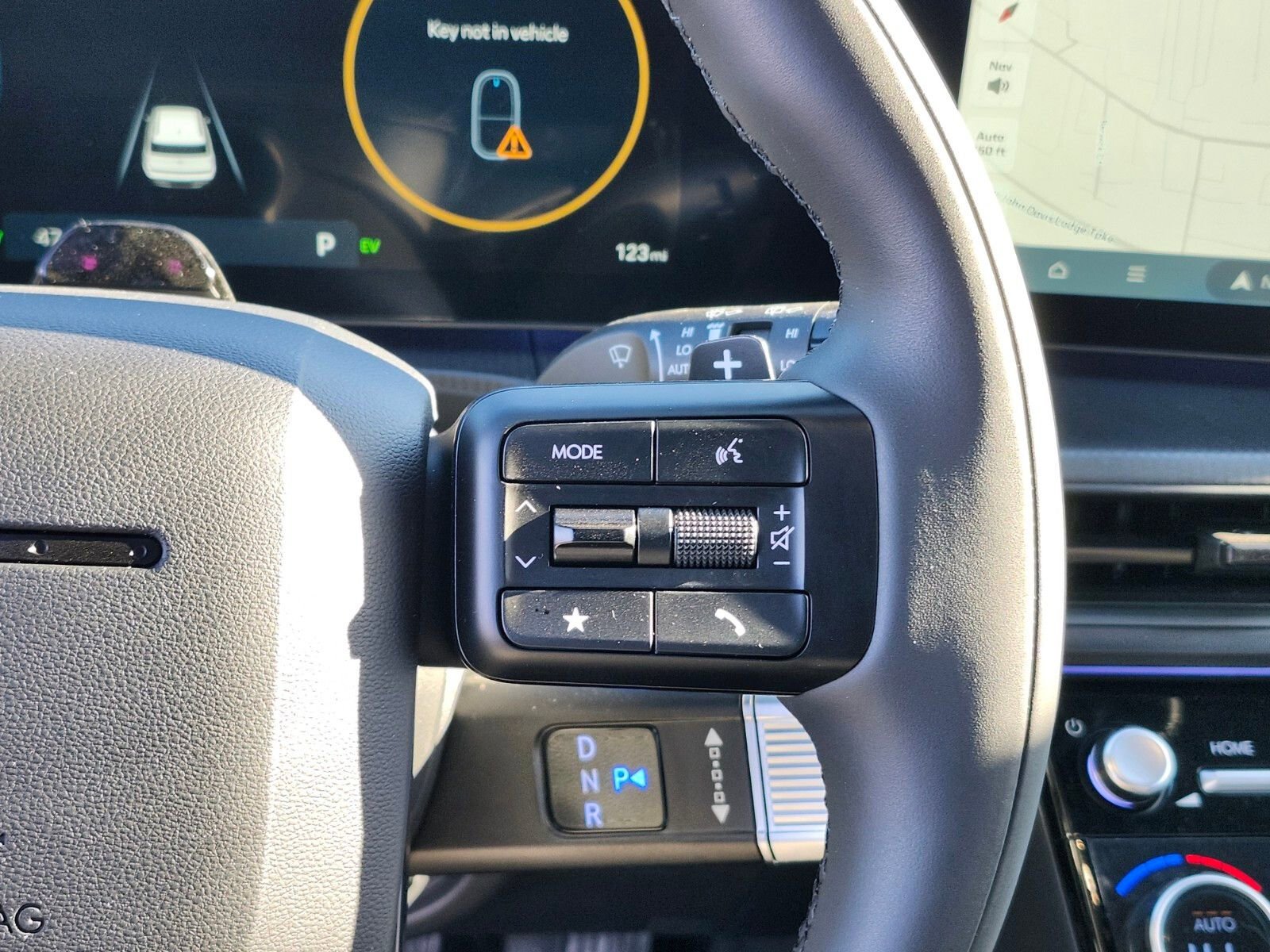 Used 2025 Hyundai Santa Fe Calligraphy image 29